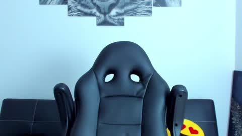 Snapshot of humber_eli chatting on 12.02.24 Eli online show from 12.02.24