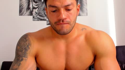 Snapshot of humber_eli chatting on 11.18.25 Eli online show from 11.18.25