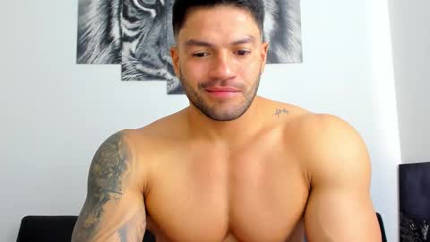 Snapshot of humber_eli chatting on 11.19.25 Eli online show from 11.19.25