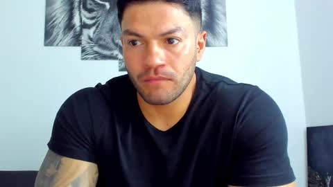 Snapshot of humber_eli chatting on 12.05.25 Eli online show from 12.05.25