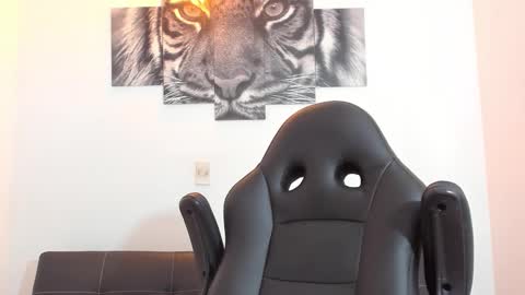 Snapshot of humber_eli chatting on 01.16.26 Eli online show from 01.16.26