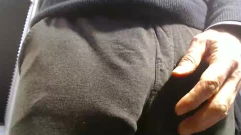 Big uncut cock dripping online show from 04.22.26