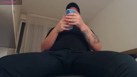 Snapshot of hungboyy25 chatting on 11.25.25 Gabriel kemm online show from 11.25.25