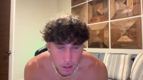 Snapshot of hungkingg22 chatting on 10.04.25 hungkingg22 online show from 10.04.25