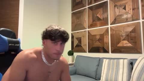 Snapshot of hungkingg22 chatting on 10.04.25 hungkingg22 online show from 10.04.25