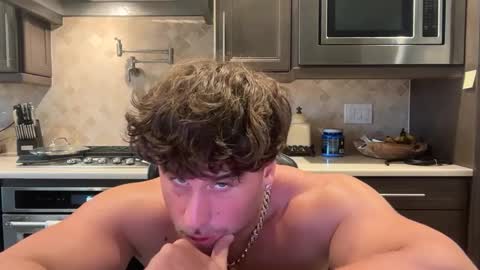 Snapshot of hungkingg22 chatting on 10.14.25 hungkingg22 online show from 10.14.25