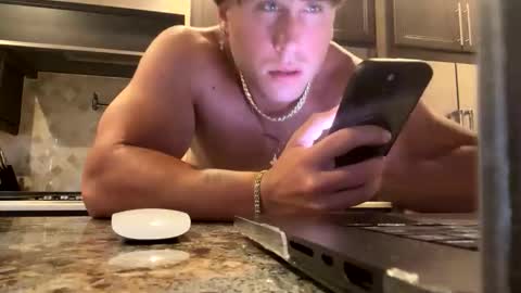 Snapshot of hungkingg22 chatting on 11.18.25 hungkingg22 online show from 11.18.25