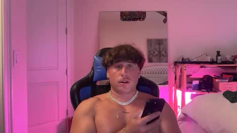 Snapshot of hungkingg22 chatting on 02.18.26 hungkingg22 online show from 02.18.26