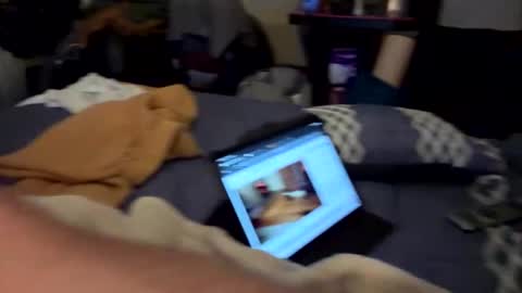 Snapshot of hungsolow6943 chatting on 02.14.26 hungsolow6943 online show from 02.14.26