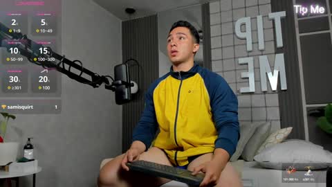 Snapshot of hunk_ryan chatting on 12.23.24 hunk_ryan online show from 12.23.24