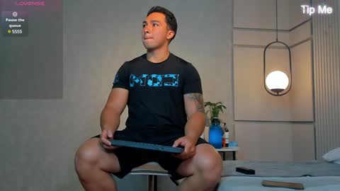 Snapshot of hunk_ryan chatting on 01.10.25 hunk_ryan online show from 01.10.25