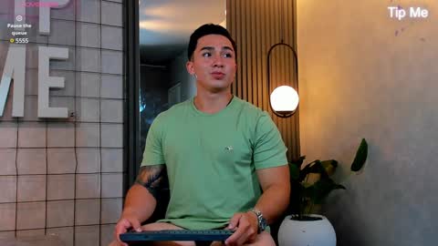 Snapshot of hunk_ryan chatting on 01.20.25 hunk_ryan online show from 01.20.25