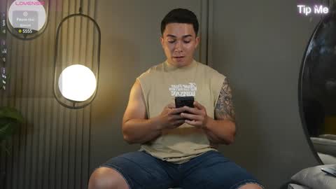 Snapshot of hunk_ryan chatting on 02.02.25 hunk_ryan online show from 02.02.25