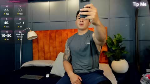 Snapshot of hunk_ryan chatting on 02.05.25 hunk_ryan online show from 02.05.25