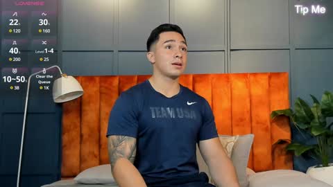 Snapshot of hunk_ryan chatting on 02.08.25 hunk_ryan online show from 02.08.25