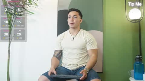 Snapshot of hunk_ryan chatting on 02.11.25 hunk_ryan online show from 02.11.25