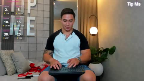 Snapshot of hunk_ryan chatting on 02.16.25 hunk_ryan online show from 02.16.25