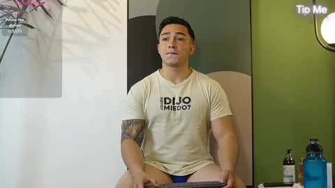 Snapshot of hunk_ryan chatting on 02.20.25 hunk_ryan online show from 02.20.25