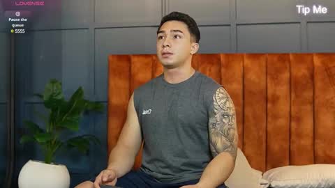 Snapshot of hunk_ryan chatting on 03.11.25 hunk_ryan online show from 03.11.25