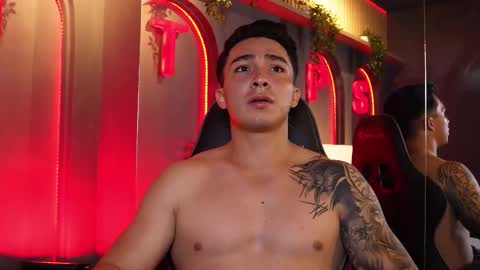 Snapshot of hunk_ryan chatting on 10.03.25 hunk_ryan online show from 10.03.25