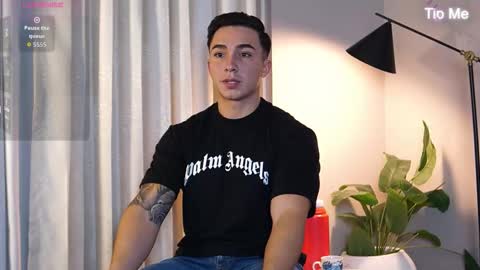 Snapshot of hunk_ryan chatting on 10.24.25 hunk_ryan online show from 10.24.25