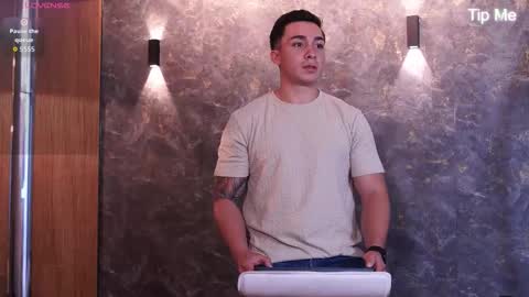 Snapshot of hunk_ryan chatting on 11.23.25 hunk_ryan online show from 11.23.25