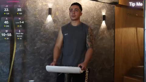 Snapshot of hunk_ryan chatting on 11.25.25 hunk_ryan online show from 11.25.25