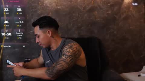 Snapshot of hunk_ryan chatting on 11.28.25 hunk_ryan online show from 11.28.25