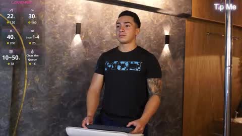 Snapshot of hunk_ryan chatting on 11.29.25 hunk_ryan online show from 11.29.25