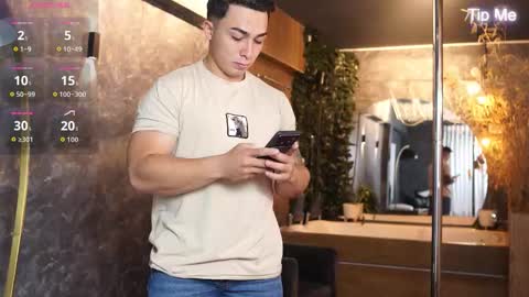 Snapshot of hunk_ryan chatting on 12.05.25 hunk_ryan online show from 12.05.25