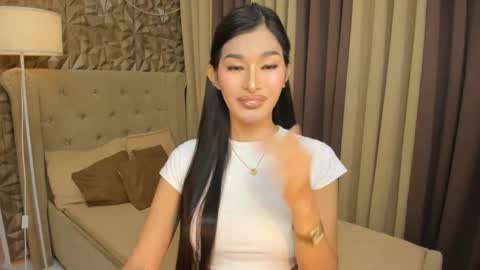 hunkhomerontop online show from 11.08.25