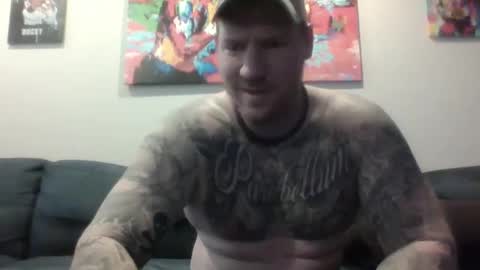 Snapshot of hurricanerodzilla chatting on 01.08.25 hurricanerodzilla online show from 01.08.25