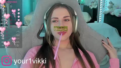 Snapshot of hustleebabyy_vikki chatting on 12.07.24 Vika online show from 12.07.24