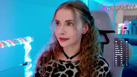 Snapshot of hustleebabyy_vikki chatting on 11.10.25 Vika online show from 11.10.25