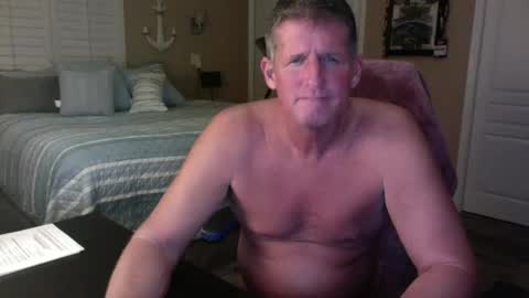 Snapshot of hvacstud4 chatting on 12.01.25 hvacstud4 online show from 12.01.25