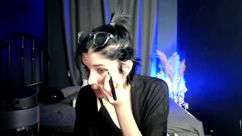 Hyeon Jin online show from 03.04.25