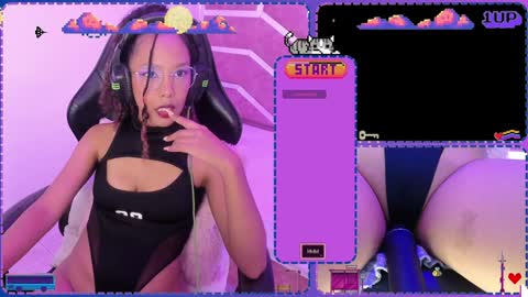 Snapshot of hyliebloom chatting on 01.12.25 Ashley online show from 01.12.25