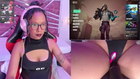 Snapshot of hyliebloom chatting on 11.11.25 Ashley online show from 11.11.25