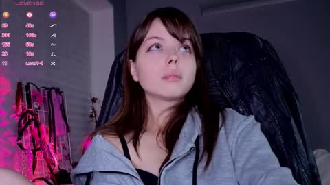 Miley. PVT open i have extra prices on nude show  online show from 02.12.26