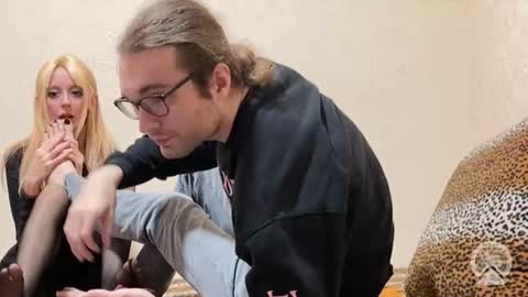 Snapshot of hyperfixation chatting on 11.09.25 hyperfixation online show from 11.09.25