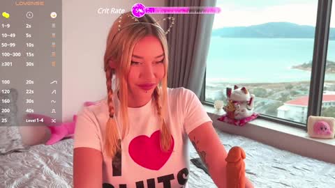 Snapshot of hypnotic_kitty chatting on 12.31.24 Your submissive lady 3 online show from 12.31.24