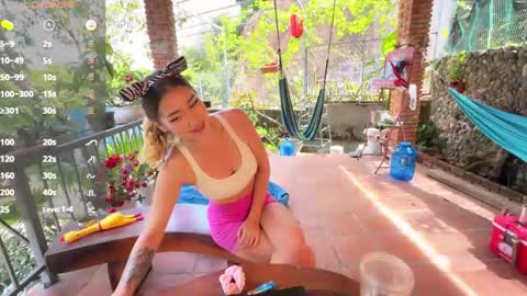 Snapshot of hypnotic_kitty chatting on 10.22.25 Your submissive lady 3 online show from 10.22.25