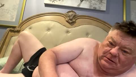 Snapshot of hypnotizing4u chatting on 03.25.26 hypnotizing4u online show from 03.25.26
