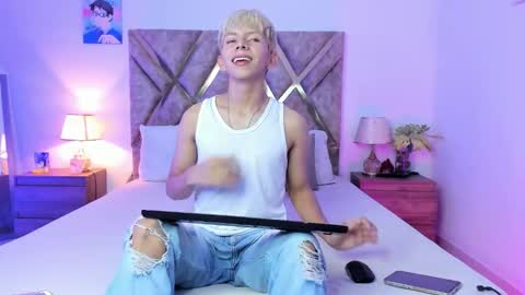 Snapshot of hyunjin_sun chatting on 02.10.26 Son Hyunjin online show from 02.10.26