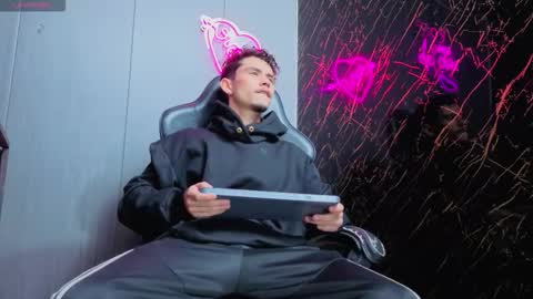 Snapshot of i_am_kelvis_ chatting on 11.09.25 kelvis online show from 11.09.25