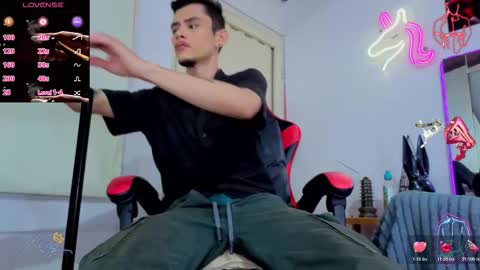 Snapshot of i_am_kelvis_ chatting on 03.07.26 kelvis online show from 03.07.26