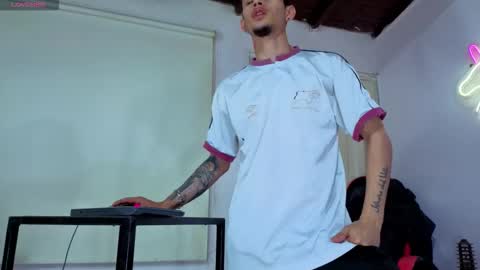 Snapshot of i_am_kelvis_ chatting on 03.13.26 kelvis online show from 03.13.26