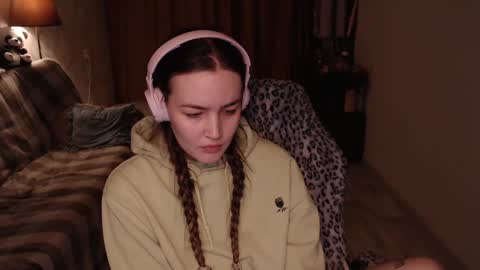 Snapshot of i_love_icecream chatting on 12.14.24 elisabeth online show from 12.14.24