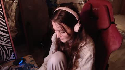 Snapshot of i_love_icecream chatting on 12.19.24 elisabeth online show from 12.19.24