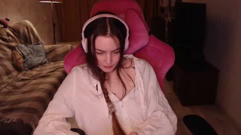 Snapshot of i_love_icecream chatting on 12.20.24 elisabeth online show from 12.20.24